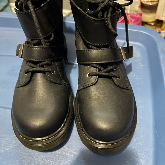 New Black Dr. Martens Airwave Strappy Boots Size 6 - Picture 4 of 8
